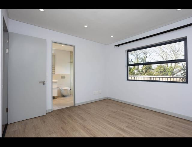 2 BEDROOM APARTMENT FOR SALE IN RONDEBOSCH